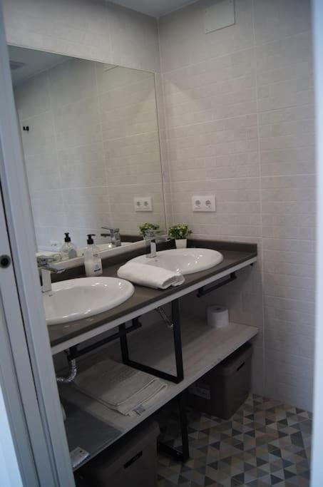 Roch - Stylish Near Metro Appartement *