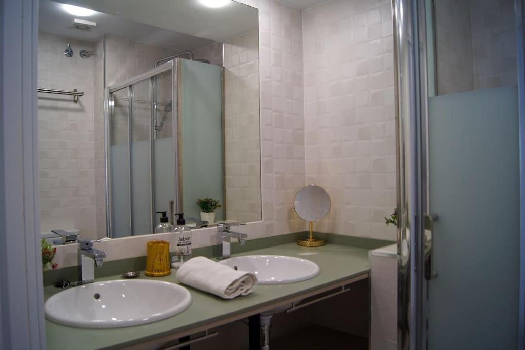 Roch - Stylish Near Metro Appartement *
